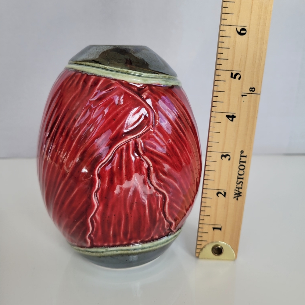 Studio Pottery Poppy Promise Small Vase Red - Picture 8 of 9